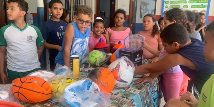 Carapebus adere ao programa Escola em Tempo Integral