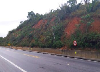 BR-101 recebe obra de recuperação de encosta em Macaé