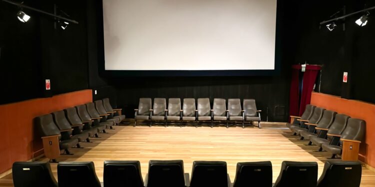 Gran Cine Bardot reabre dia 30