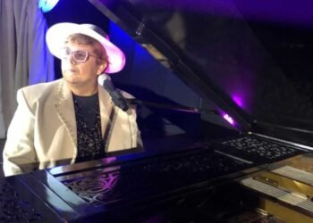 Tributo a Elton John é atração no Teatro Municipal neste sábado (26)