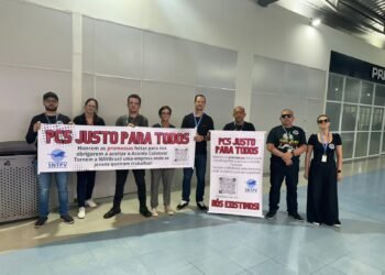 Empregados protestam contra condução do Programa de Cargos e Salários