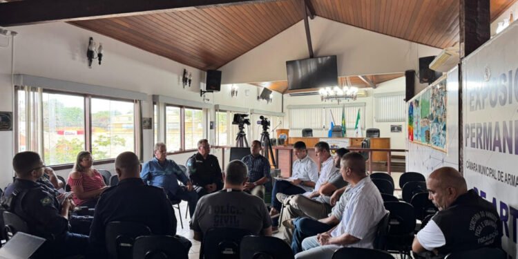 Metas do Plano Verão são debatidas entre vereadores da Comissão de Turismo e secretários de Búzios