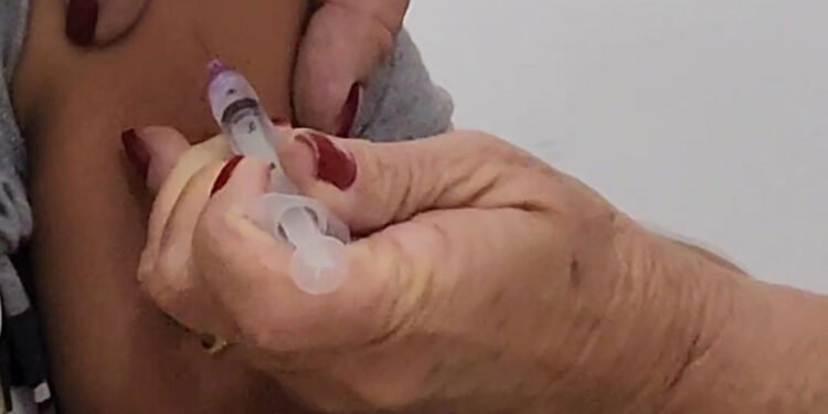 Iguaba Grande: Vacina injetável substitui a oral contra a poliomielite