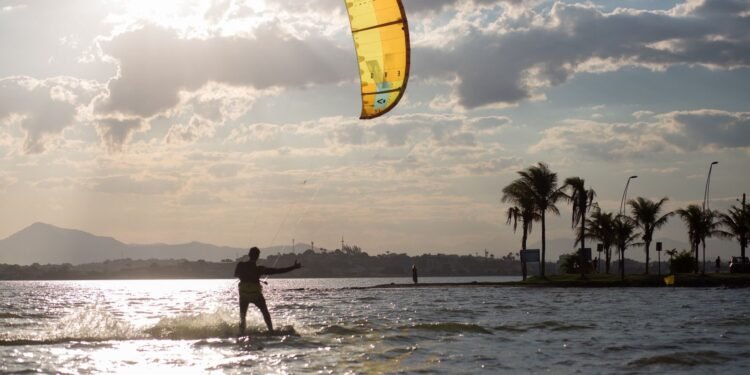 Araruama recebe título de ‘Capital do Kitesurf’ do Estado do Rio de Janeiro