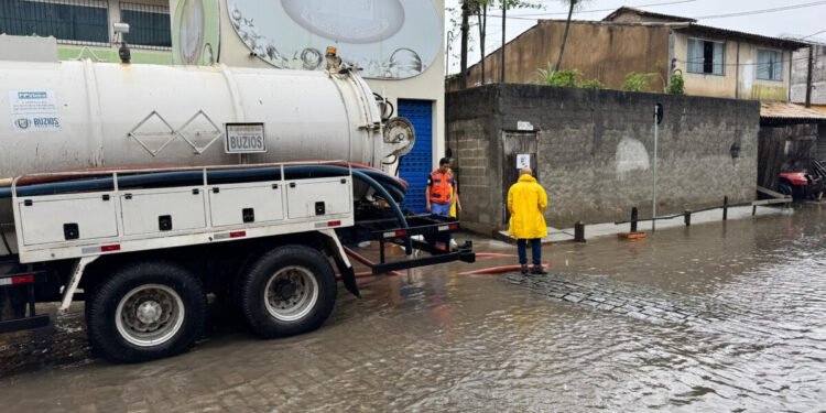 Prefeitura de Búzios trabalha para minimizar os impactos dos alagamentos no município