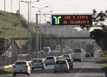 Cerca de 500 mil veículos devem passar pela BR-101 a partir desta segunda (30) até 02 de janeiro
