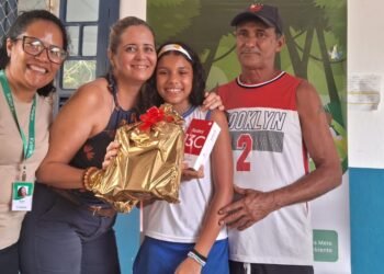 Alunos da rede municipal vencem concurso Arteris Fluminense e ganham smartphone