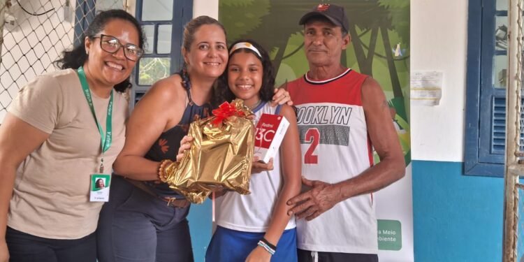 Alunos da rede municipal vencem concurso Arteris Fluminense e ganham smartphone