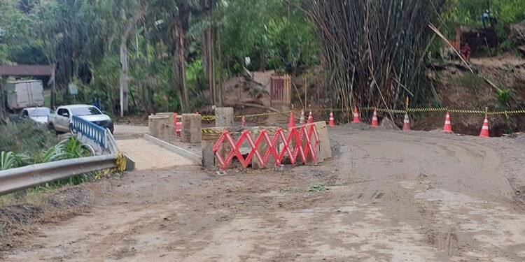 Ponte do Frade recebe asfalto nesta terça (14)