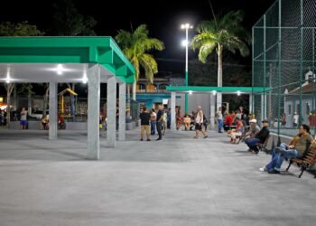 Carapebus ganha nova praça para esporte e lazer