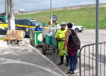 Conscientização itinerante com pedestres e ciclistas em Manilha