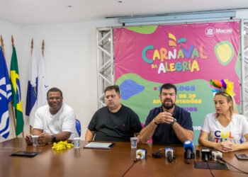 Baile de máscaras, batalha de confete e desfiles são algumas das atrações do Carnaval da Alegria de Macaé