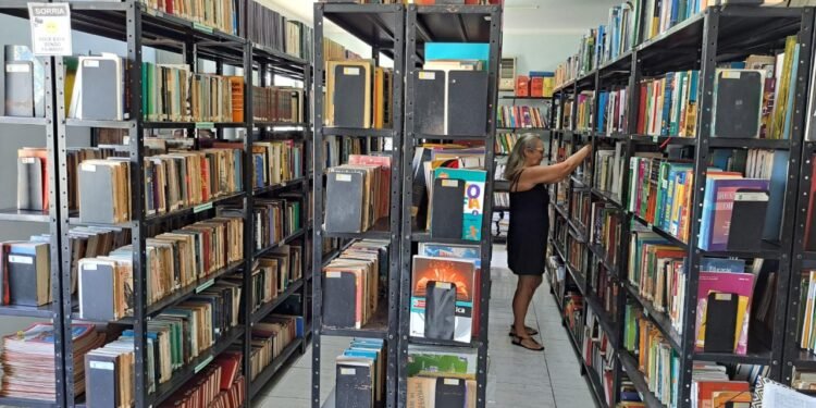 Biblioteca Municipal de São Pedro da Aldeia retoma com empréstimo dos livros