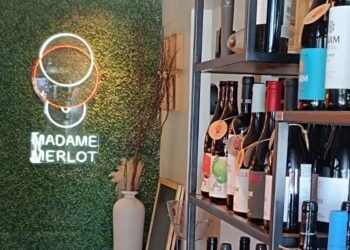 Madame Merlot a exclusiva e conceituada adega gastronômica da Costa do Sol