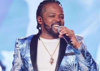 Xande de Pilares se apresenta neste sábado (08) em Macaé