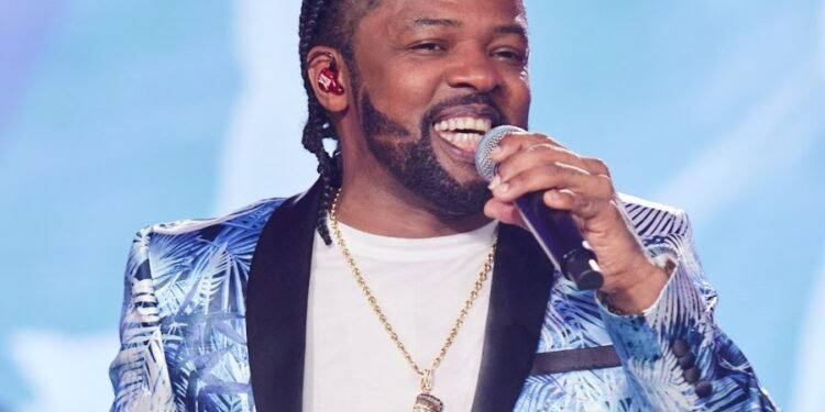 Xande de Pilares se apresenta neste sábado (08) em Macaé