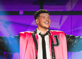 Ferrugem faz show gratuito em Arraial do Cabo