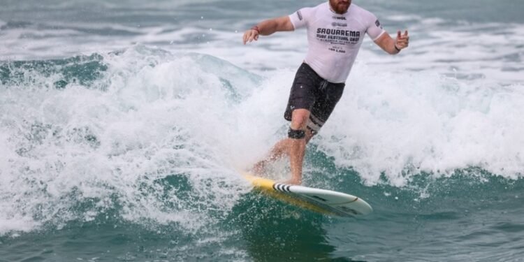 Tricampeão mundial, Phil Rajzman, um dos destaques do longboard do REMA WSL Saquarema Surf Festival