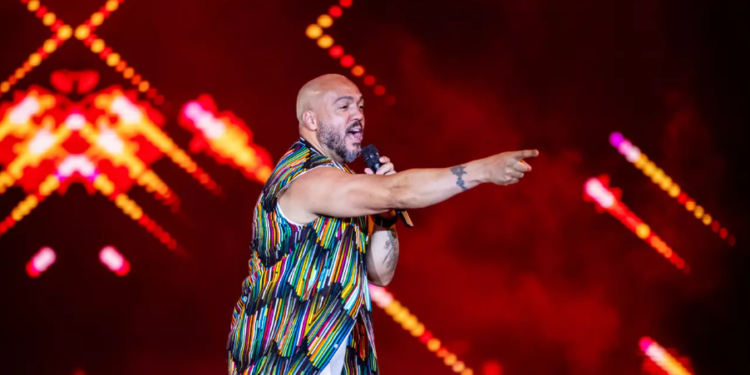 Belo é atração confirmada no aniversário de 40 anos de Arraial do Cabo