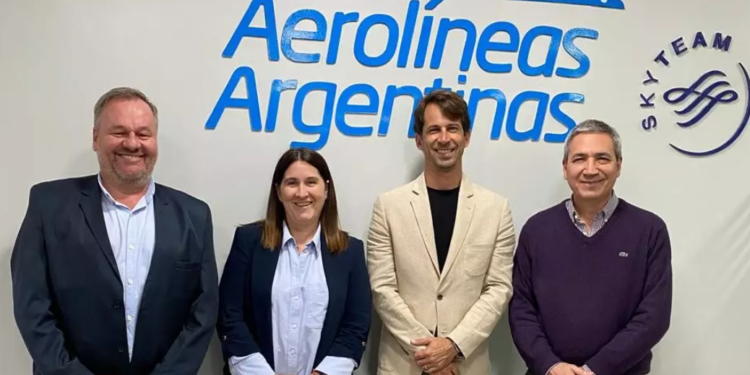 Búzios busca novas rotas aéreas com foco no turismo internacional