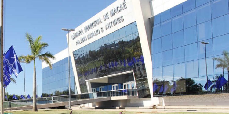 Enel é criticada por sua ineficiência em Macaé