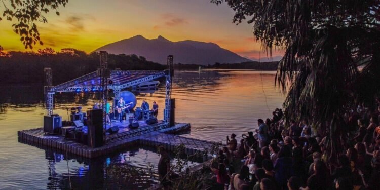 Palco-flutuante-Credito-Cezar-Fernandes