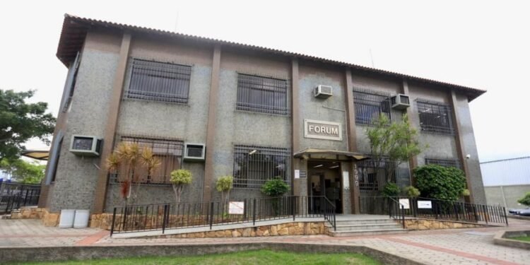 Rio das Ostras abre processo seletivo para contratação temporária de agentes administrativos