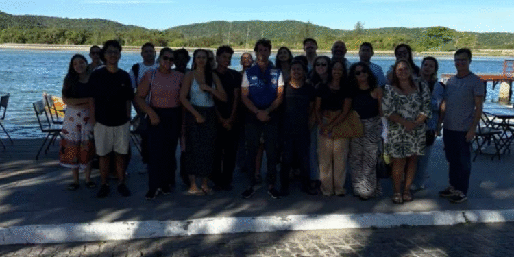 Futuros profissionais do turismo realizam visita técnica em Cabo Frio