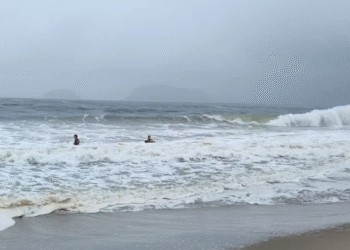 Alerta de ressaca entre Ubatuba (SP) e Arraial do Cabo (RJ)