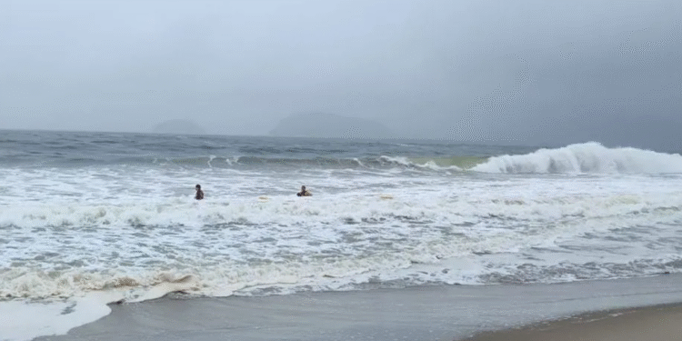 Alerta de ressaca entre Ubatuba (SP) e Arraial do Cabo (RJ)