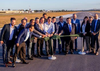 Macaé inaugura nova pista do aeroporto com investimento de R$ 220 milhões