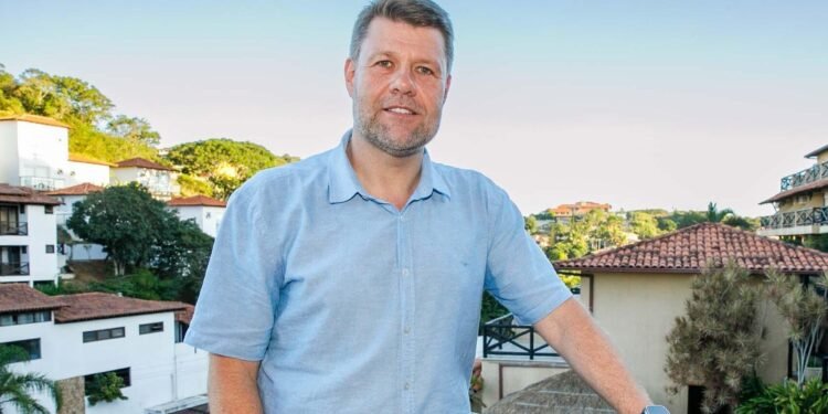 Entrevista | Secretário Gustavo Tutuca destaca avanços no turismo da Costa do Sol