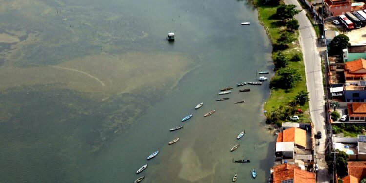 Documentário expõe poluição na Laguna de Araruama com imagens aéreas