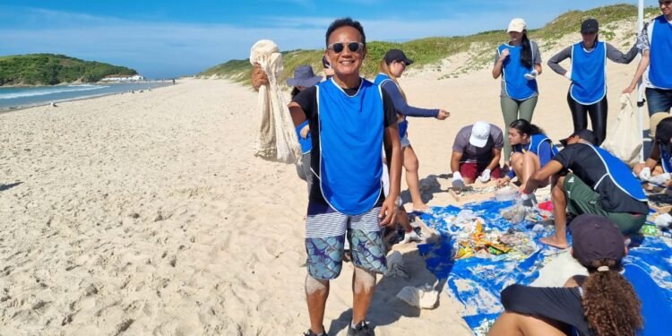 Praia do Peró ganha ação de limpeza no Dia Mundial do Meio Ambiente, em Cabo Frio