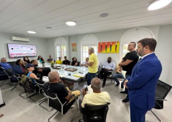 Quiosques removíveis são propostos para praias João Fernandes e Fernandinho, em Búzios