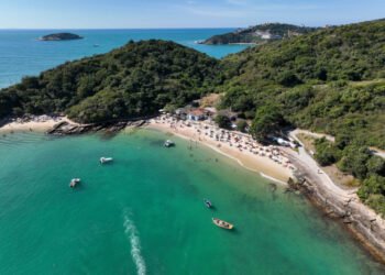 Praias de Búzios avançam na premiação internacional do Programa Bandeira Azul; confira quais estão na lista