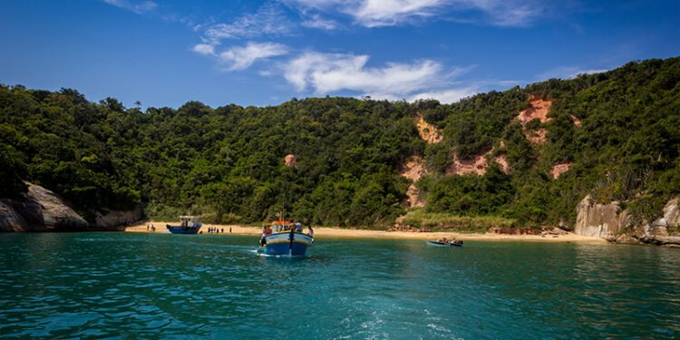 Macaé convoca empresas de turismo para ações em 2025