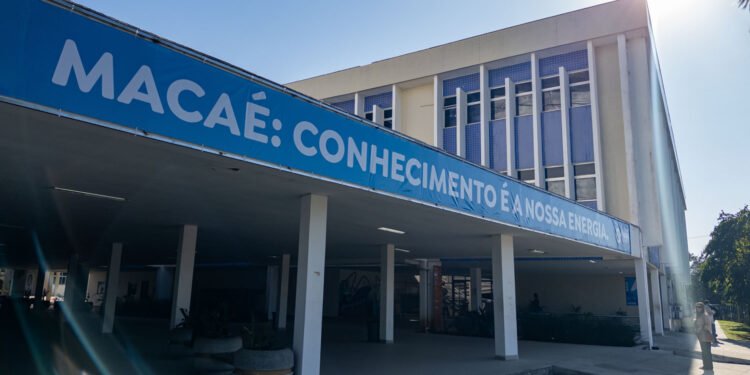 Macaé abre vagas para técnico de enfermagem e professor; Inscrições já começaram