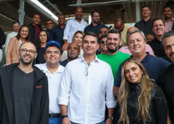 Almoço entre políticos em Búzios gera burburinhos na região