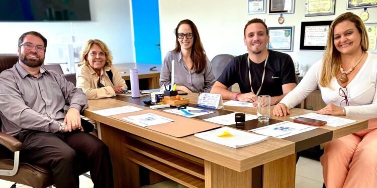 Reunião propõe políticas públicas de saúde para pessoas LGBT+ em Búzios