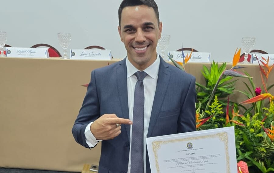 “Sigo como vereador até o fim do processo”, afirma Felipe Lopes após decisão judicial