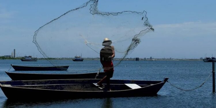 Proibida a pesca na Lagoa de Araruama a partir desta sexta-feira (1)