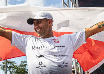 Búzios é palco de recorde mundial: Jurand Czabański percorreu 11.300 km em 48 dias