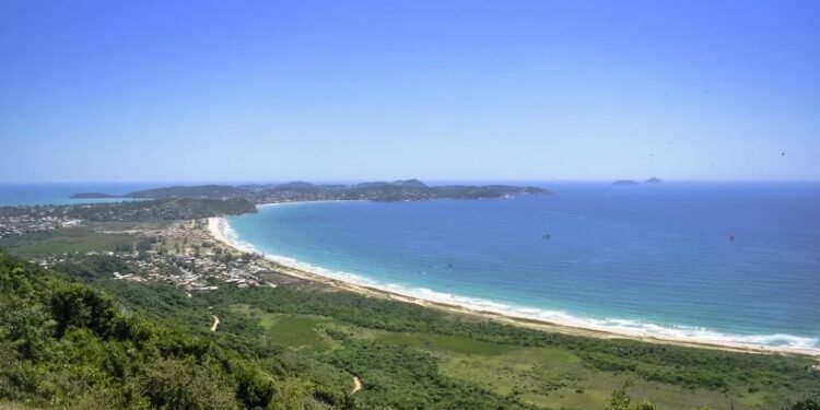 Búzios convida para trilha e funcional gratuito na Serra das Emerências