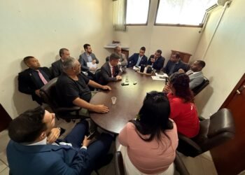 Trabalhadores das Praias de João Fernandes e João Fernandinho se reuniram com vereadores de Búzios