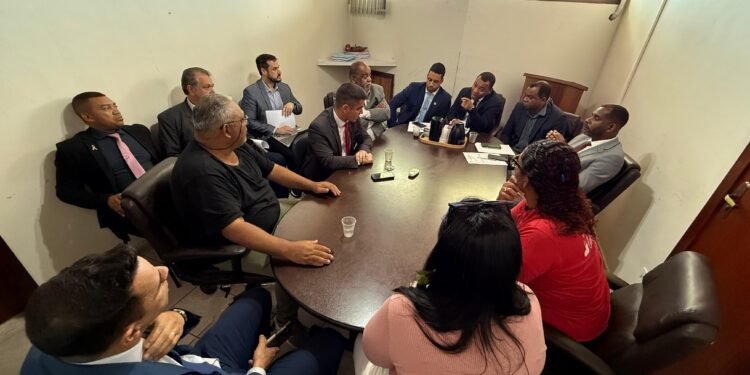 Trabalhadores das Praias de João Fernandes e João Fernandinho se reuniram com vereadores de Búzios