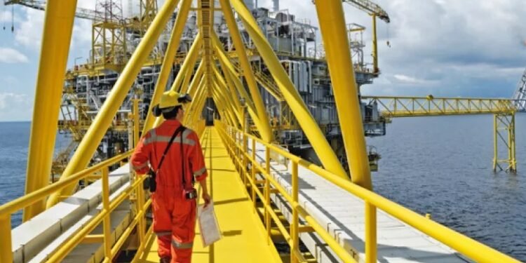 Inscrições neste sábado (23) para cursos gratuitos de offshore e onshore em Macaé; veja a lista completa