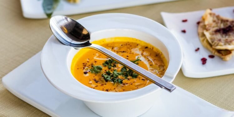 Alimentação no inverno: o que muda no corpo e no prato?