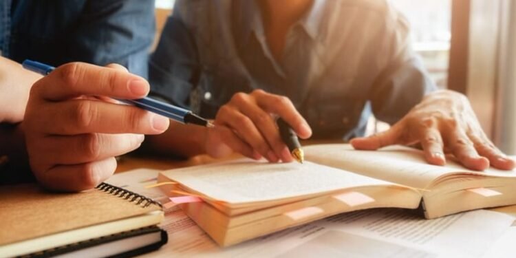 Inscrições abertas para curso pré-vestibular gratuito em Rio das Ostras