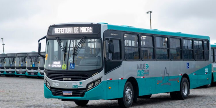 Macaé convoca idosos para troca do cartão Passe Social; veja como adquirir